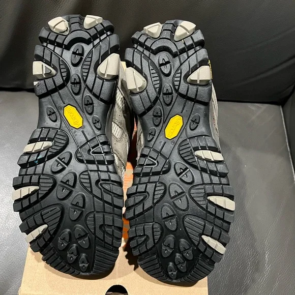 Men, Size 8, brown/ tan/ taupe, Merrell, waterproof. - Picture 3 of 14